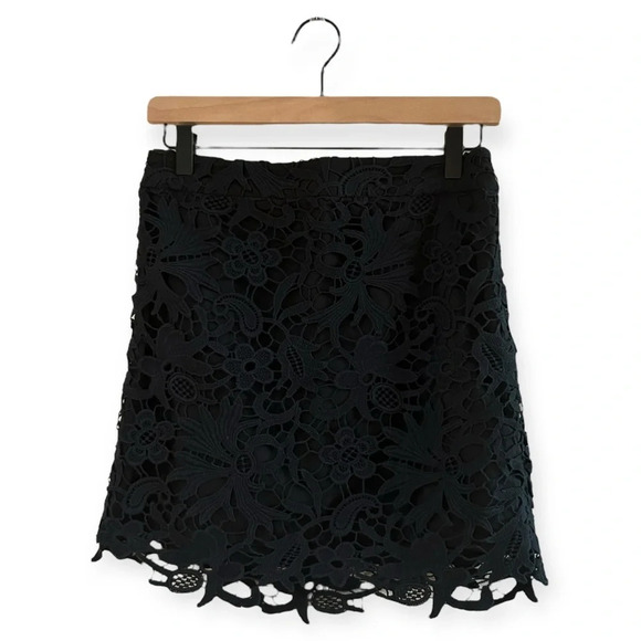 Banana Republic Black Crochet Mini Skirt Sz 2P Lace Floral Overlay Formal Skirt - Picture 2 of 6